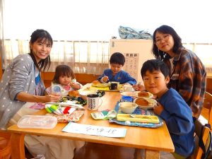 給食試食会（年中組）